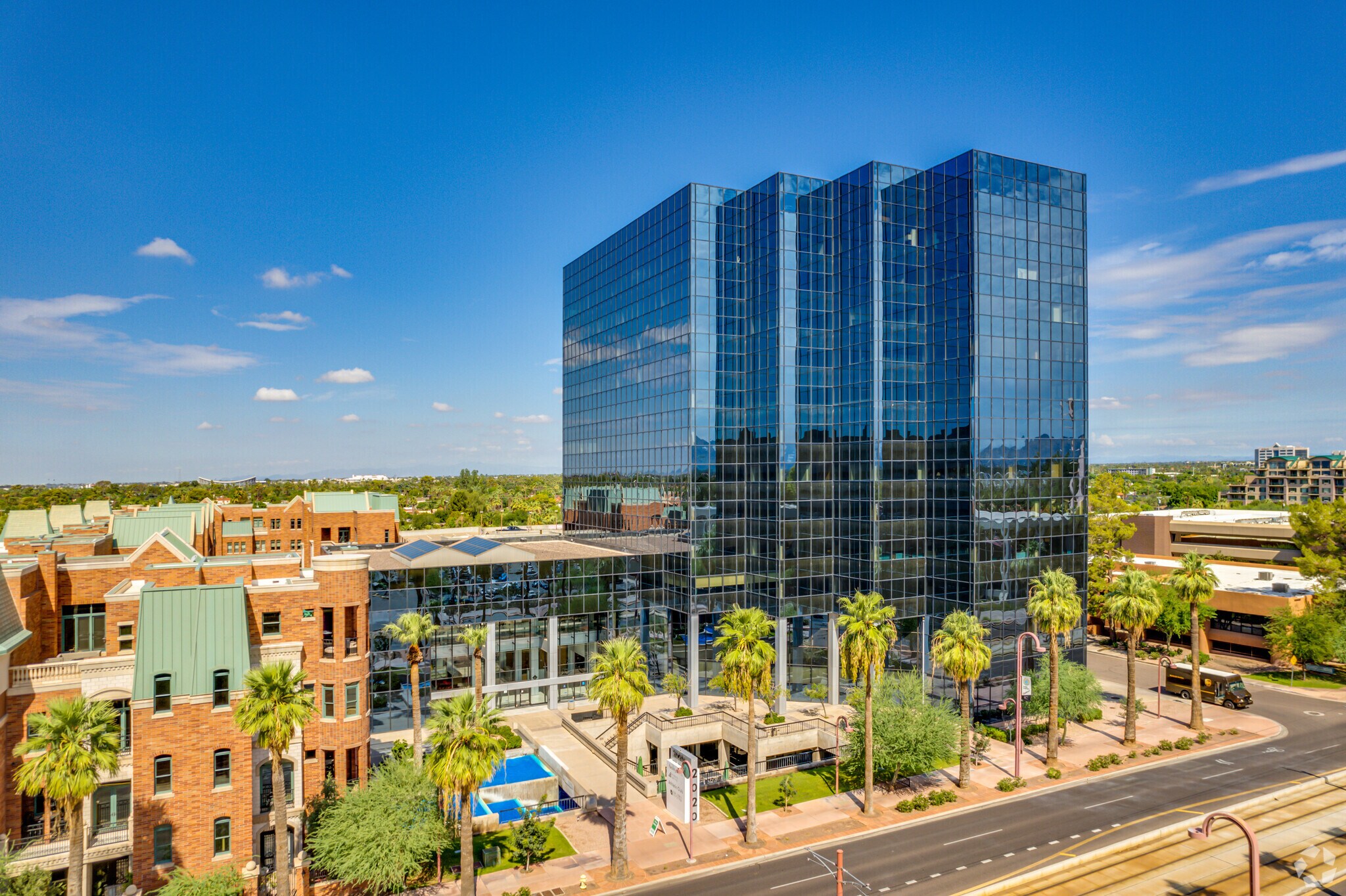 2020 N Central Ave, Phoenix, AZ à louer Photo du bâtiment- Image 1 de 25
