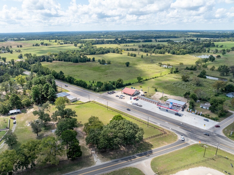 17589 TX-19 Hwy, Montalba, TX à vendre - Photo du bâtiment - Image 2 de 47