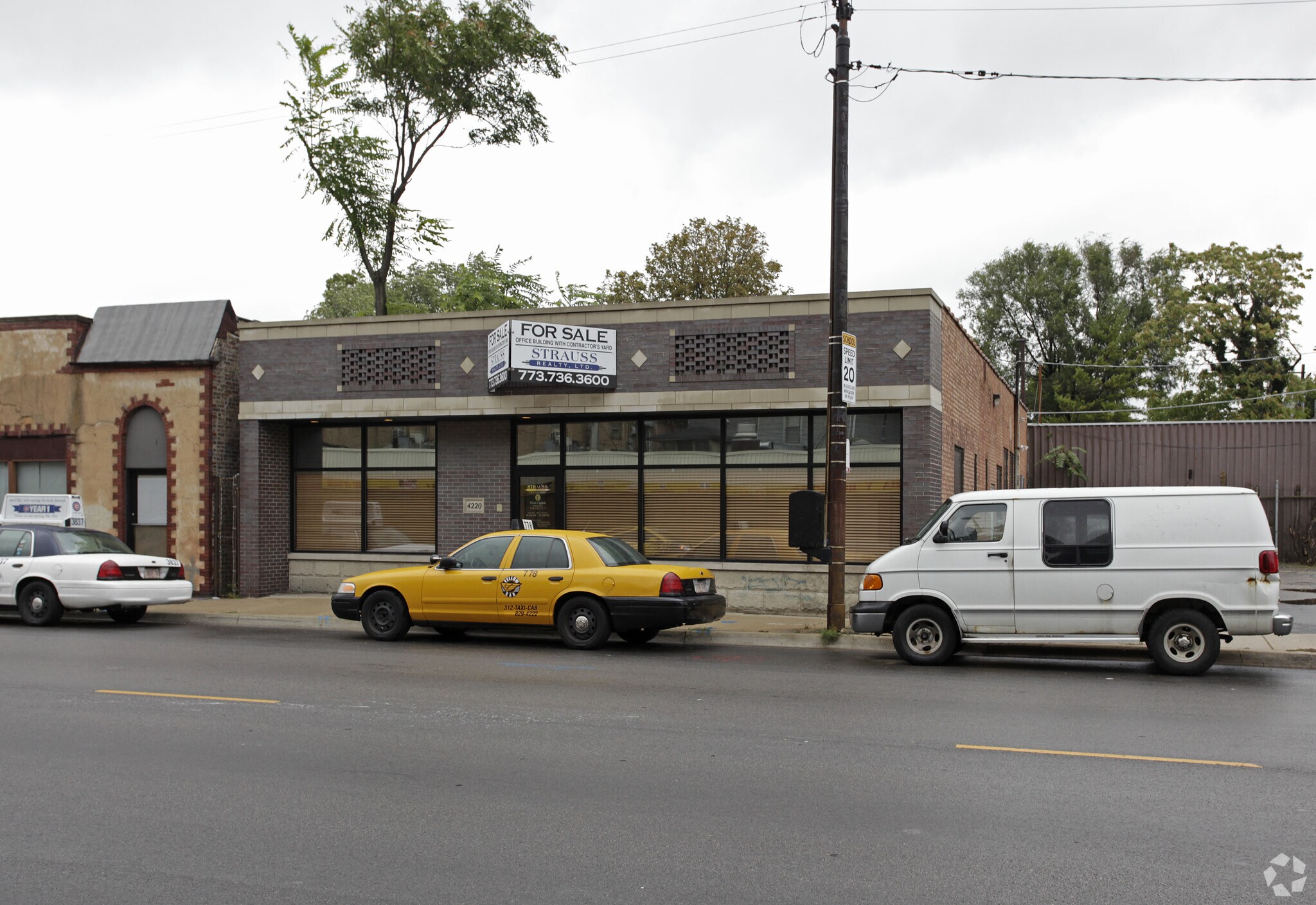 4220 W Montrose Ave, Chicago, IL à vendre Photo principale- Image 1 de 10