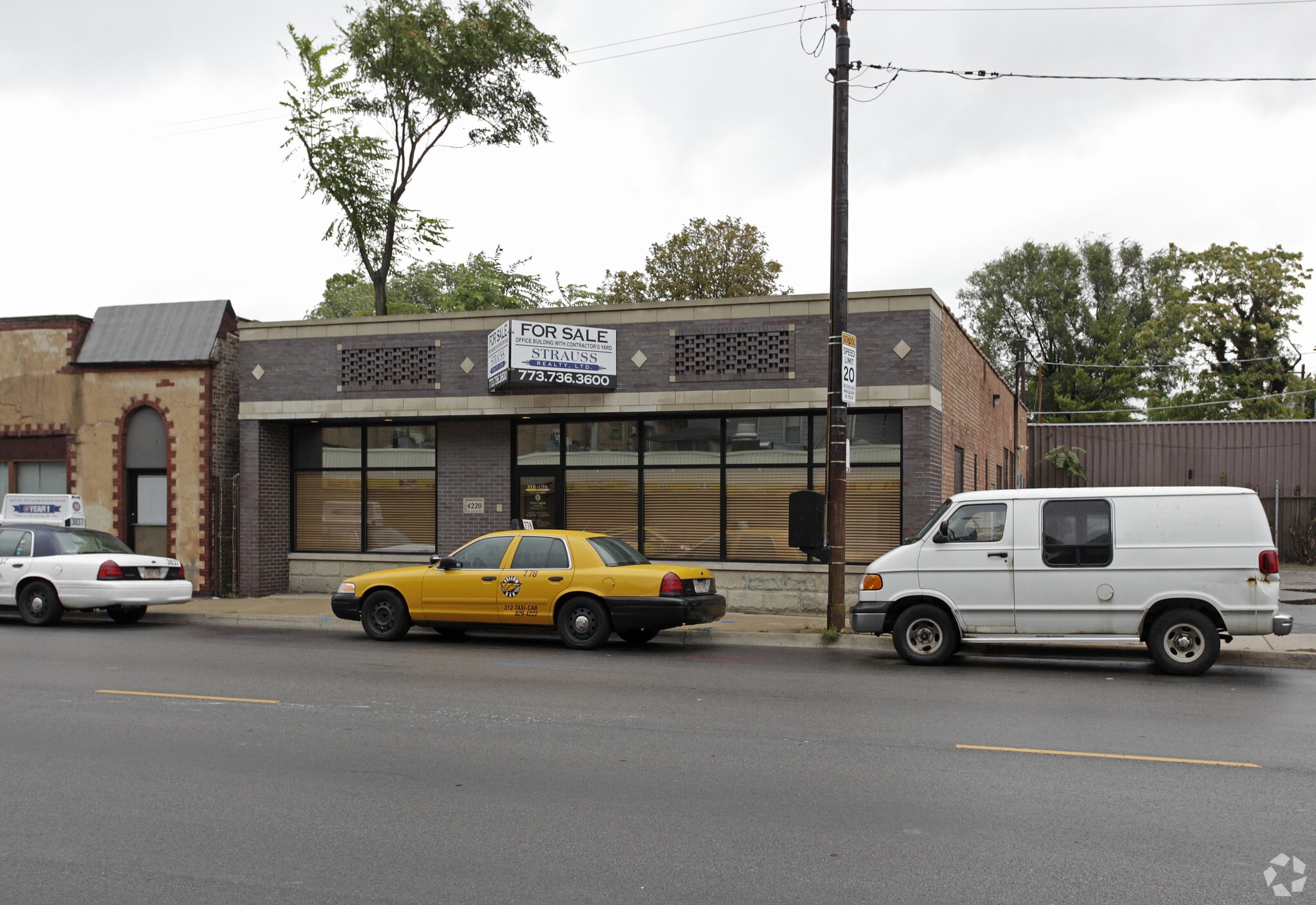 Warehouse/Office Property portfolio of 2 properties for sale on LoopNet.ca Primary Photo- Image 1 of 8