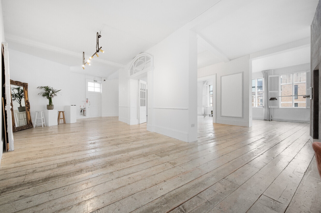 16 Perseverance Works, London for sale Interior Photo- Image 1 of 14