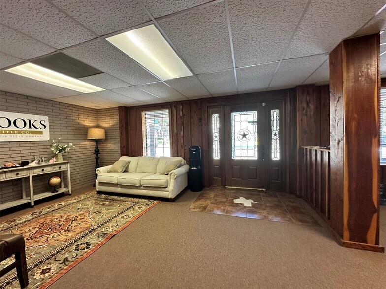 120 S Charlton St, Woodville, TX à vendre - Photo intérieure - Image 3 de 43