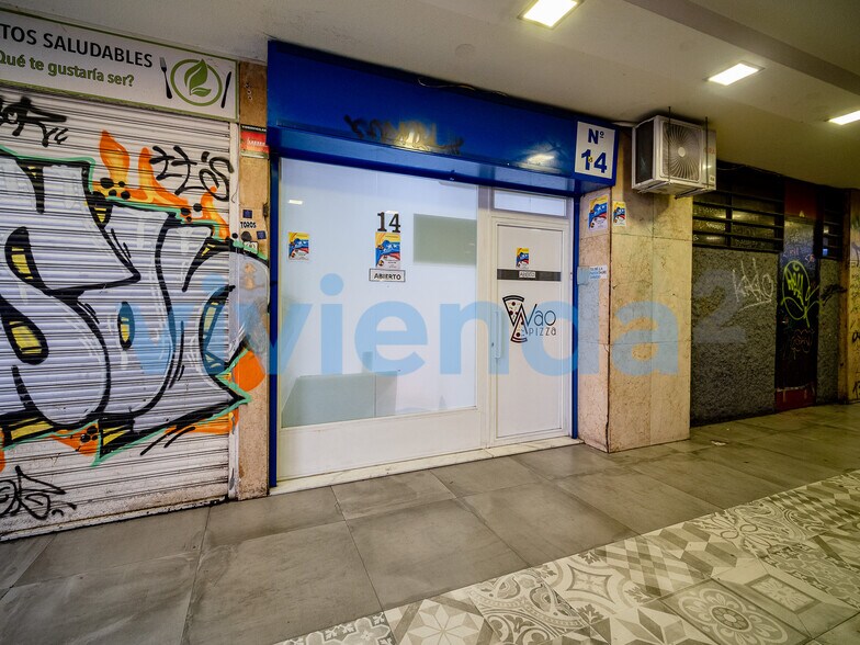 Immeuble residentiel dans Madrid, Madrid à vendre - Photo du bâtiment - Image 2 de 2