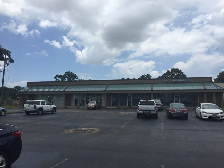 185 Airport Blvd, Pensacola, FL for sale - Primary Photo - Image 1 of 1