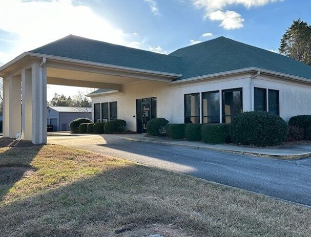 5281 Cleveland Hwy, Clermont, GA à vendre - Photo du b timent - Image 3 de 11