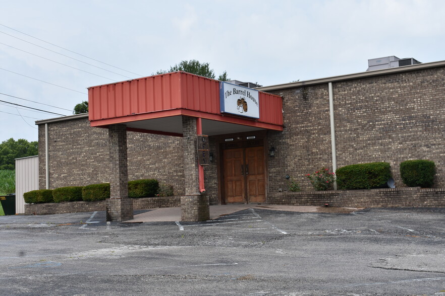 470 Tucker Dr, Maysville, KY for sale - Building Photo - Image 1 of 1