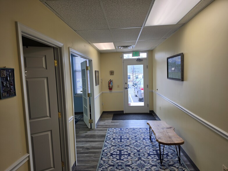 3140 W Ward Rd, Dunkirk, MD for lease - Interior Photo - Image 2 of 19