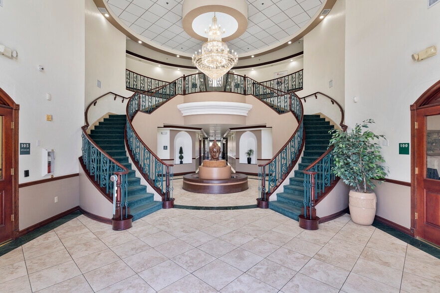 2610 W Horizon Ridge Pky, Henderson, NV for lease - Interior Photo - Image 3 of 9