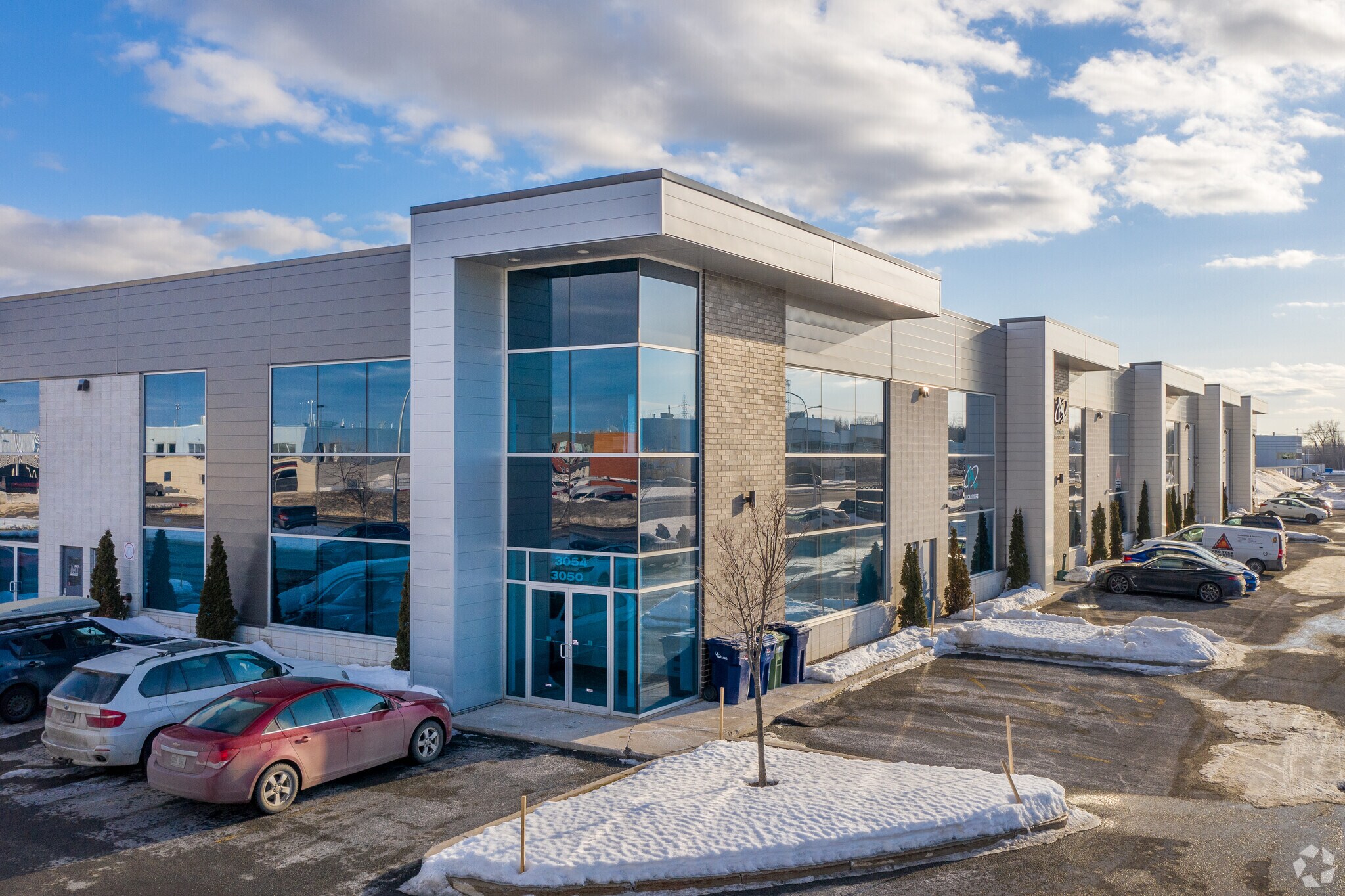 4920 St Louis-B.-Mayer, Laval, QC for sale Primary Photo- Image 1 of 1