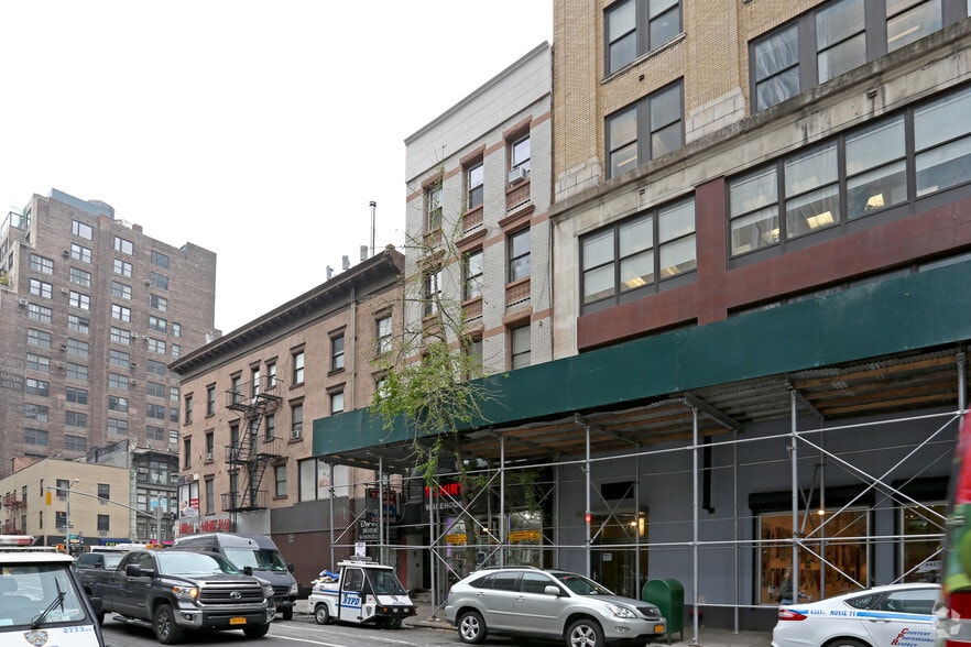 102 W 29th St, New York, NY for lease - Building Photo - Image 3 of 13
