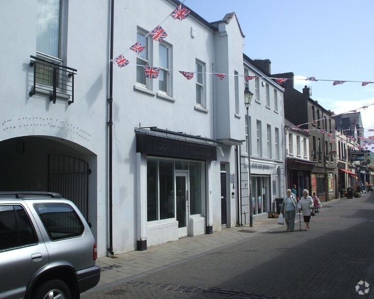 33 West St, Carrickfergus à louer - Photo du bâtiment - Image 2 de 2