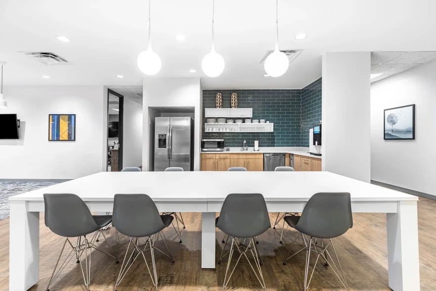 400 Galleria Pky SE, Atlanta, GA à louer - Photo intérieure - Image 1 de 12