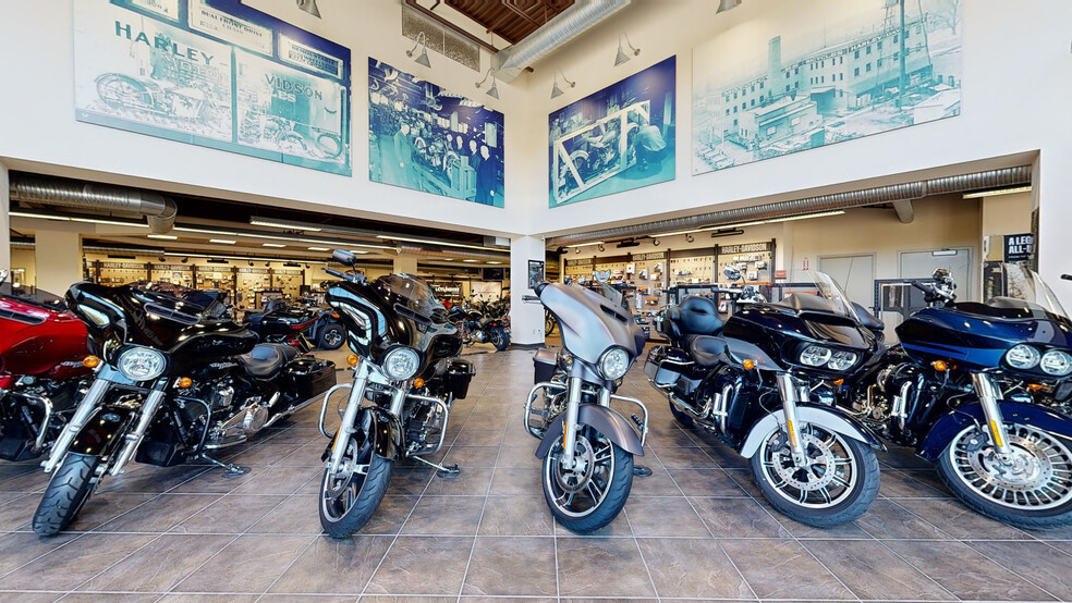 Hot Retail, Harley-Davidson portfolio of 2 properties for sale on LoopNet.ca - Matterport 3D Scan - Image 3 of 24