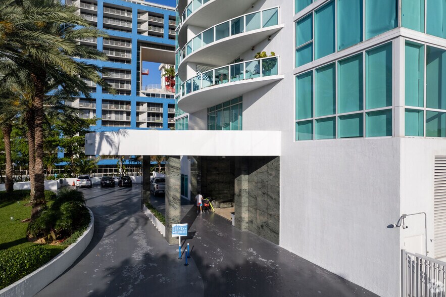 2101 Brickell Ave, Miami, FL à vendre - Photo du bâtiment - Image 3 de 16