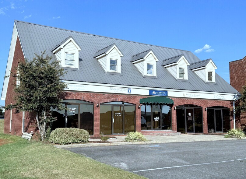 2315 Market Pl SW, Huntsville, AL for lease - Building Photo - Image 1 of 16