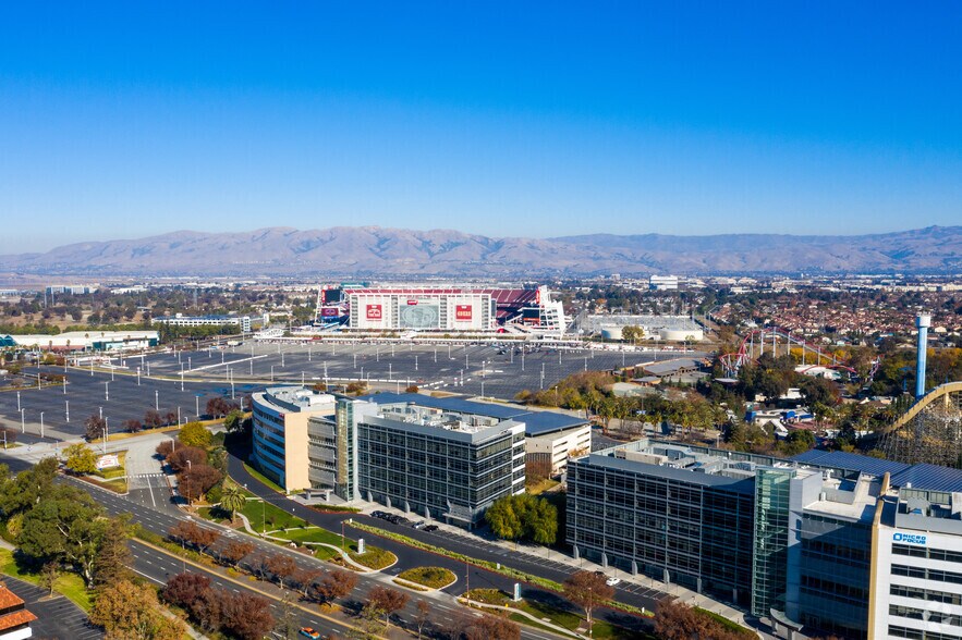 4655 Great America Pky, Santa Clara, CA à louer - Aérien - Image 3 de 8