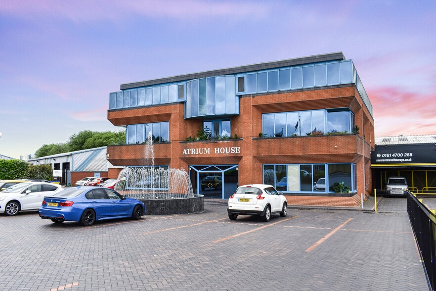 574 Manchester Rd, Bury for lease - Building Photo - Image 2 of 17