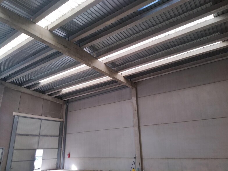 Industrial in Riba-roja de Túria for lease - Interior Photo - Image 1 of 6