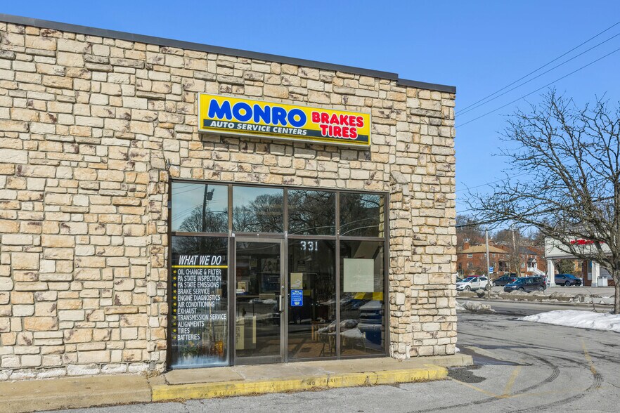 331 Cochran Rd, Mt Lebanon, PA à vendre - Photo du bâtiment - Image 3 de 11