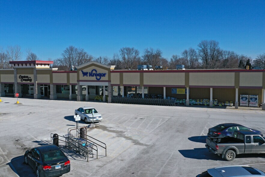 1741 E Chestnut St, Canton, IL for sale - Building Photo - Image 3 of 15