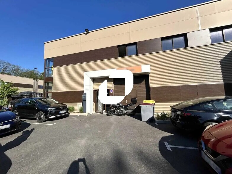 Flex dans Franconville à louer - Photo du bâtiment - Image 1 de 21