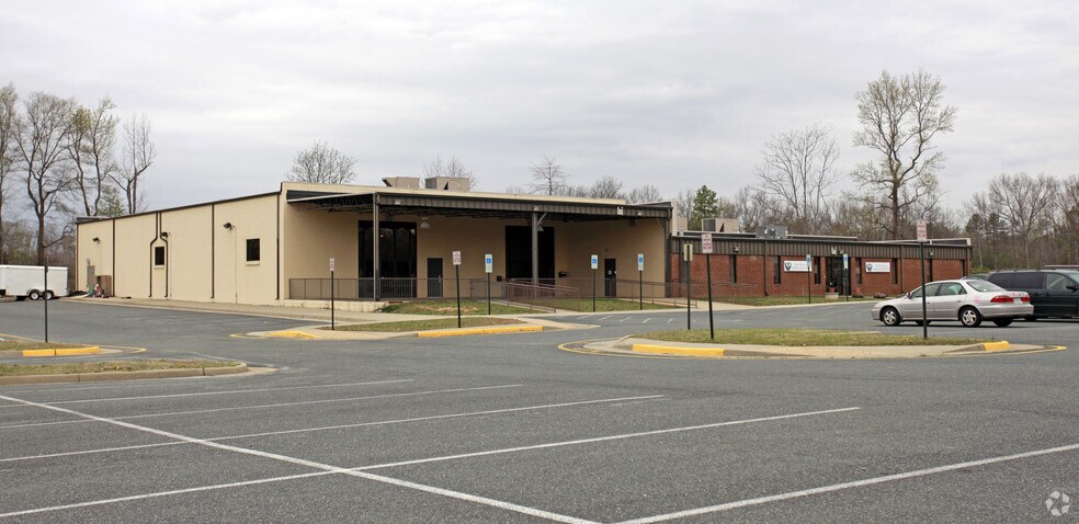 6232 Jefferson Davis Hwy, Woodford, VA for sale - Primary Photo - Image 1 of 1