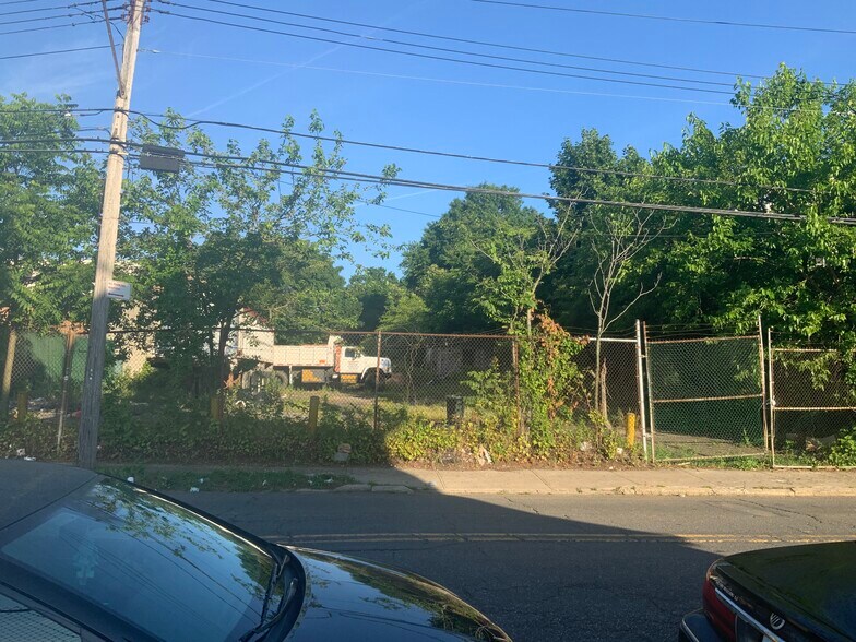 88 Jewett Ave, Staten Island, NY à vendre - Photo du bâtiment - Image 3 de 5
