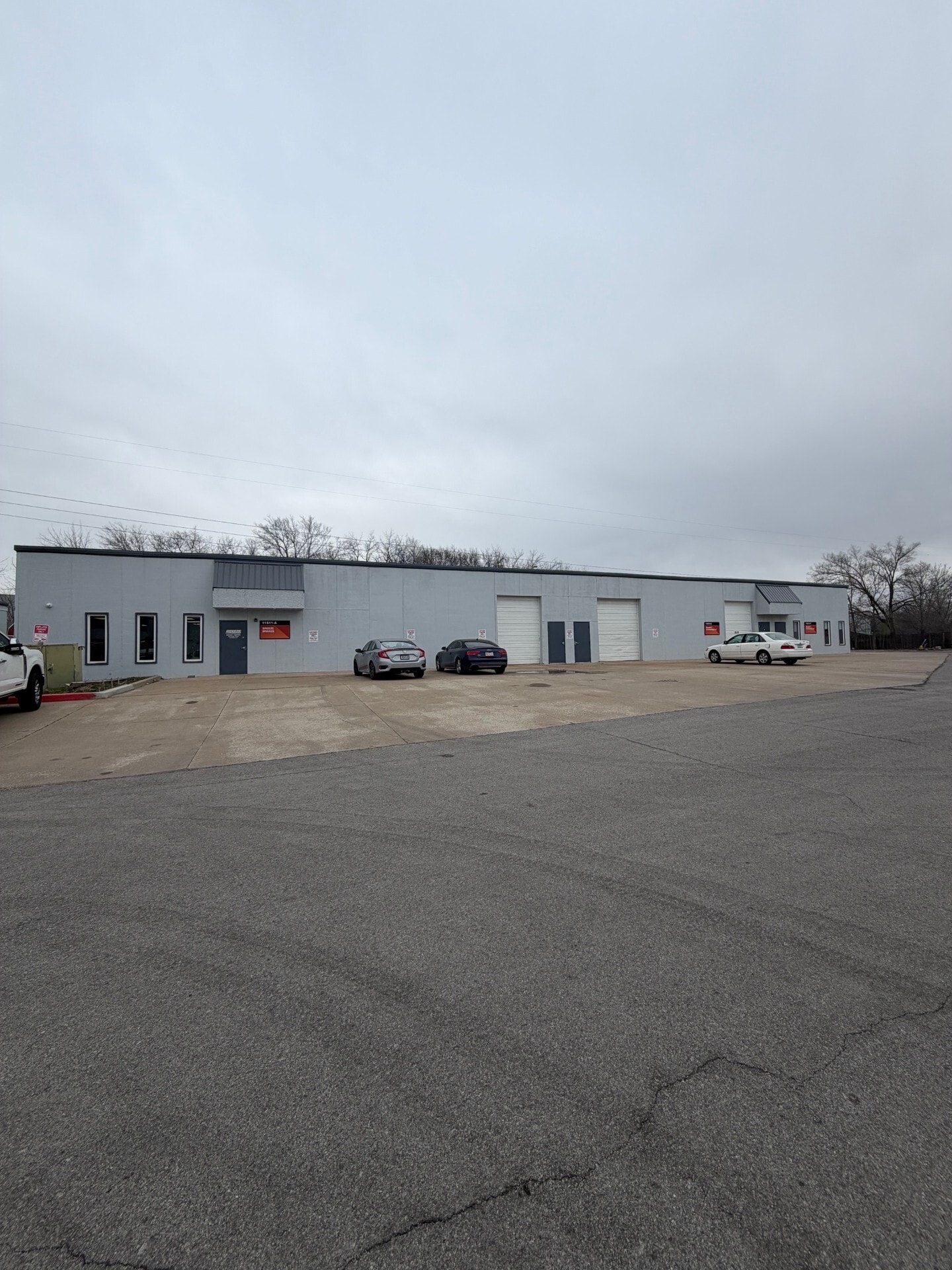 11513 Strang Line Rd, Olathe, KS for lease Building Photo- Image 1 of 5