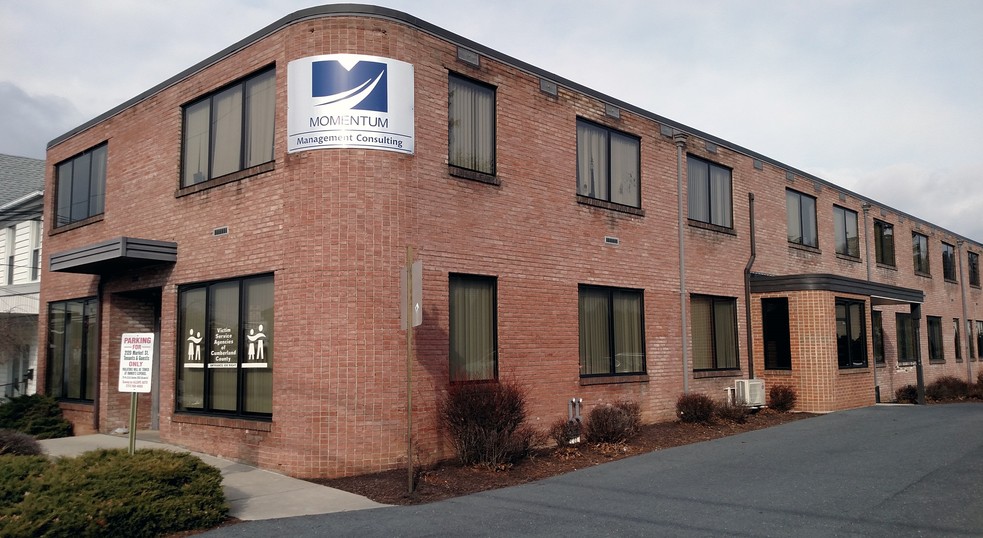 2120 Market St, Camp Hill, PA for lease - Building Photo - Image 1 of 3