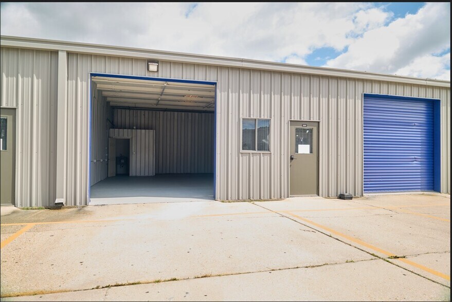9465 Creosote Rd, Gulfport, MS à louer - Photo du bâtiment - Image 3 de 8