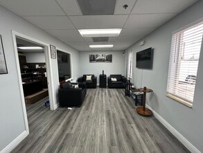 4701-4755 NE 12th Ave, Oakland Park, FL for lease Interior Photo- Image 2 of 3