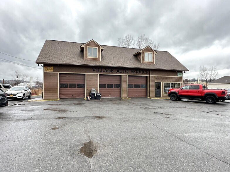 611 W Manlius St, East Syracuse, NY for sale - Building Photo - Image 2 of 15