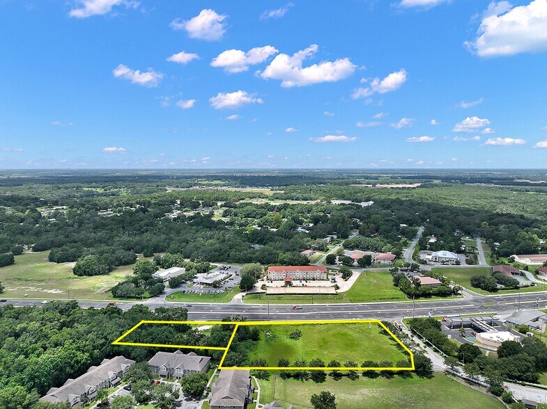 855 S US Highway 27, Lady Lake, FL à vendre - Photo du bâtiment - Image 2 de 4