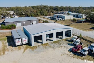 330 W Brannen Rd, Lakeland, FL à louer Photo du bâtiment- Image 2 de 16