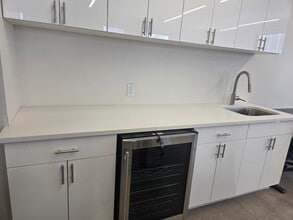 225 Broadway, New York, NY for lease Interior Photo- Image 1 of 4