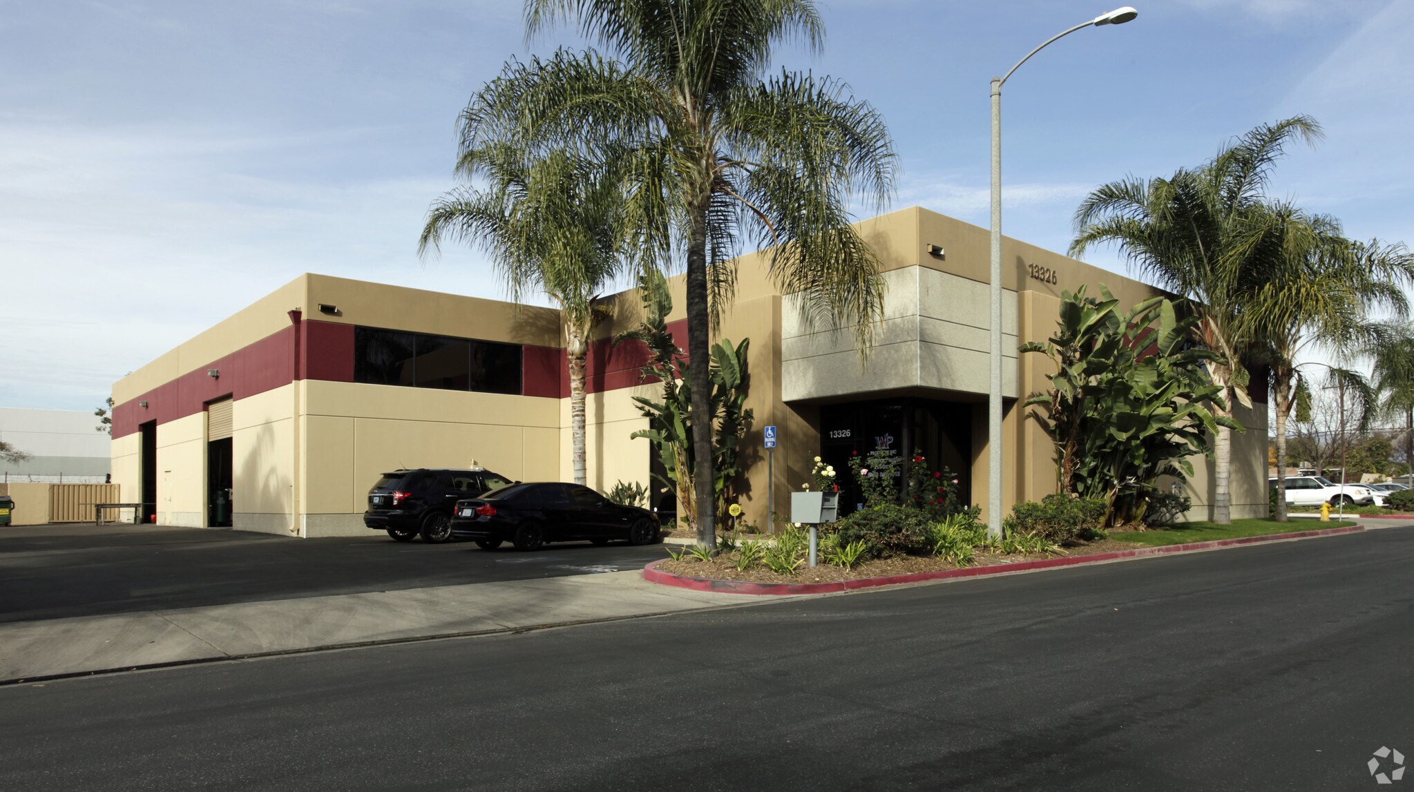 13326 Elliot Ave, Chino, CA à vendre Photo principale- Image 1 de 1