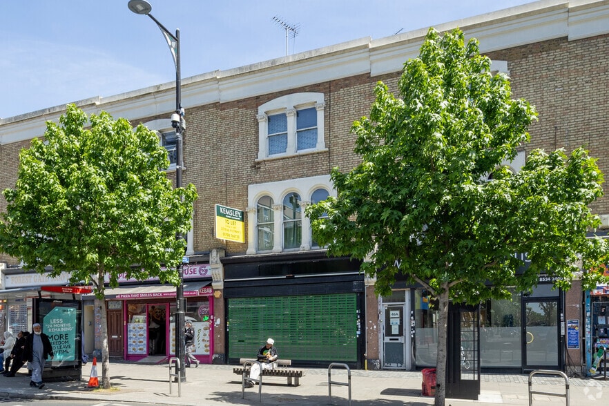 48 Woodgrange Rd, London for lease - Primary Photo - Image 1 of 2