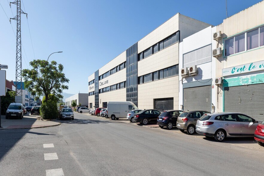 Commerce de détail dans Peligros à vendre - Photo du bâtiment - Image 3 de 28
