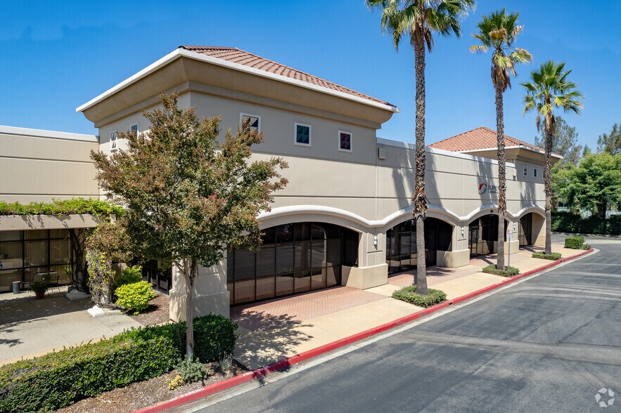 4981 Irwindale Ave, Irwindale, CA à louer - Photo du bâtiment - Image 3 de 10