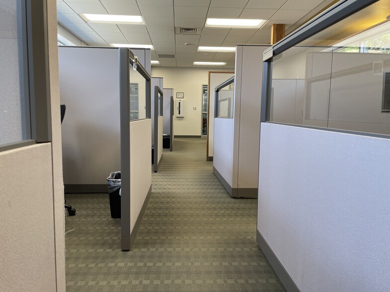 1280 Biddle Ave, Wyandotte, MI for lease - Interior Photo - Image 2 of 13