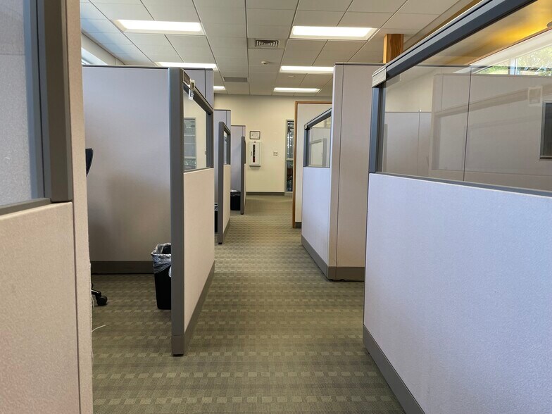 1280 Biddle Ave, Wyandotte, MI à louer - Photo intérieure - Image 2 de 13