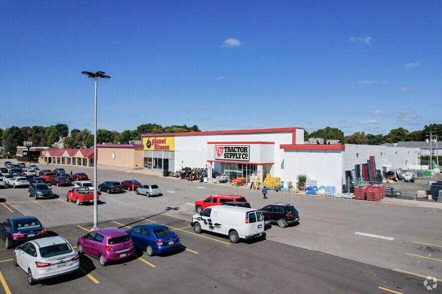 104-190 Alameda Plz, Butler, PA for lease - Primary Photo - Image 3 of 7