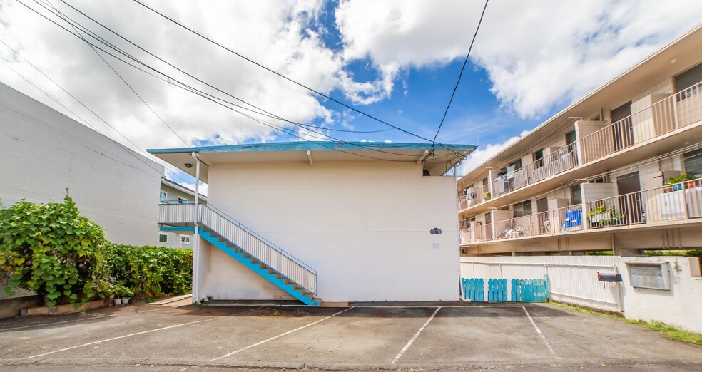 1617 Frog Ln, Honolulu, HI à vendre - Photo du bâtiment - Image 1 de 1