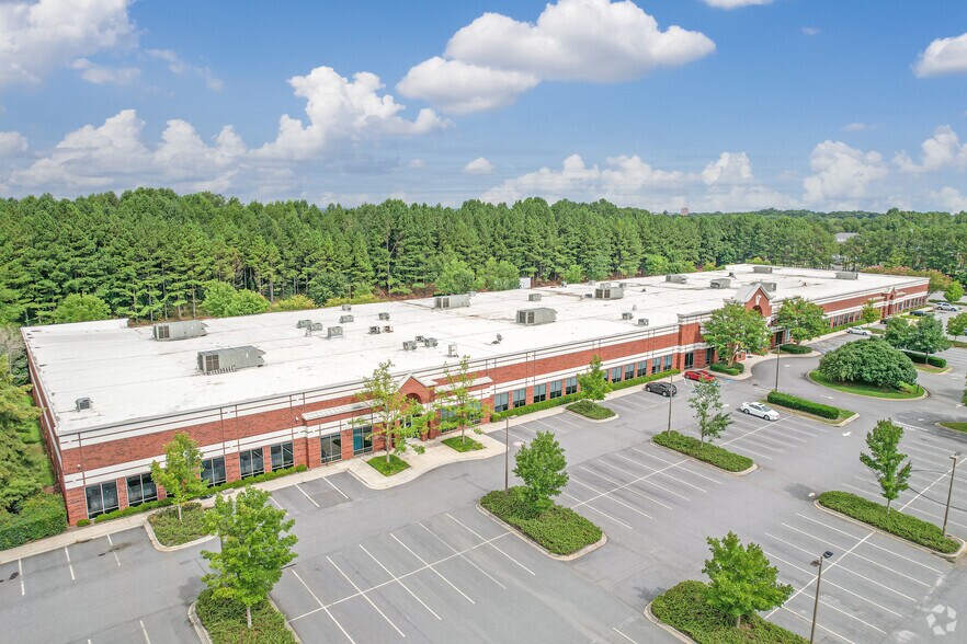 8711 University East Dr, Charlotte, NC à louer - Aérien - Image 2 de 8