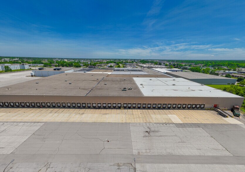 4815 Executive Blvd, Fort Wayne, IN à louer - Photo du bâtiment - Image 3 de 8