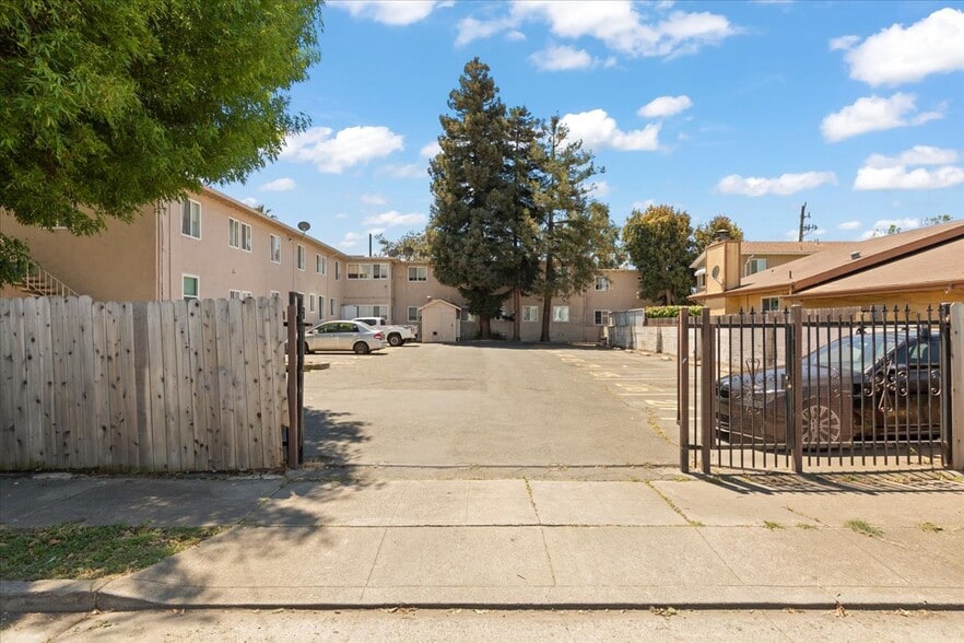 2520 Ohio Ave, Richmond, CA for sale - Building Photo - Image 2 of 49