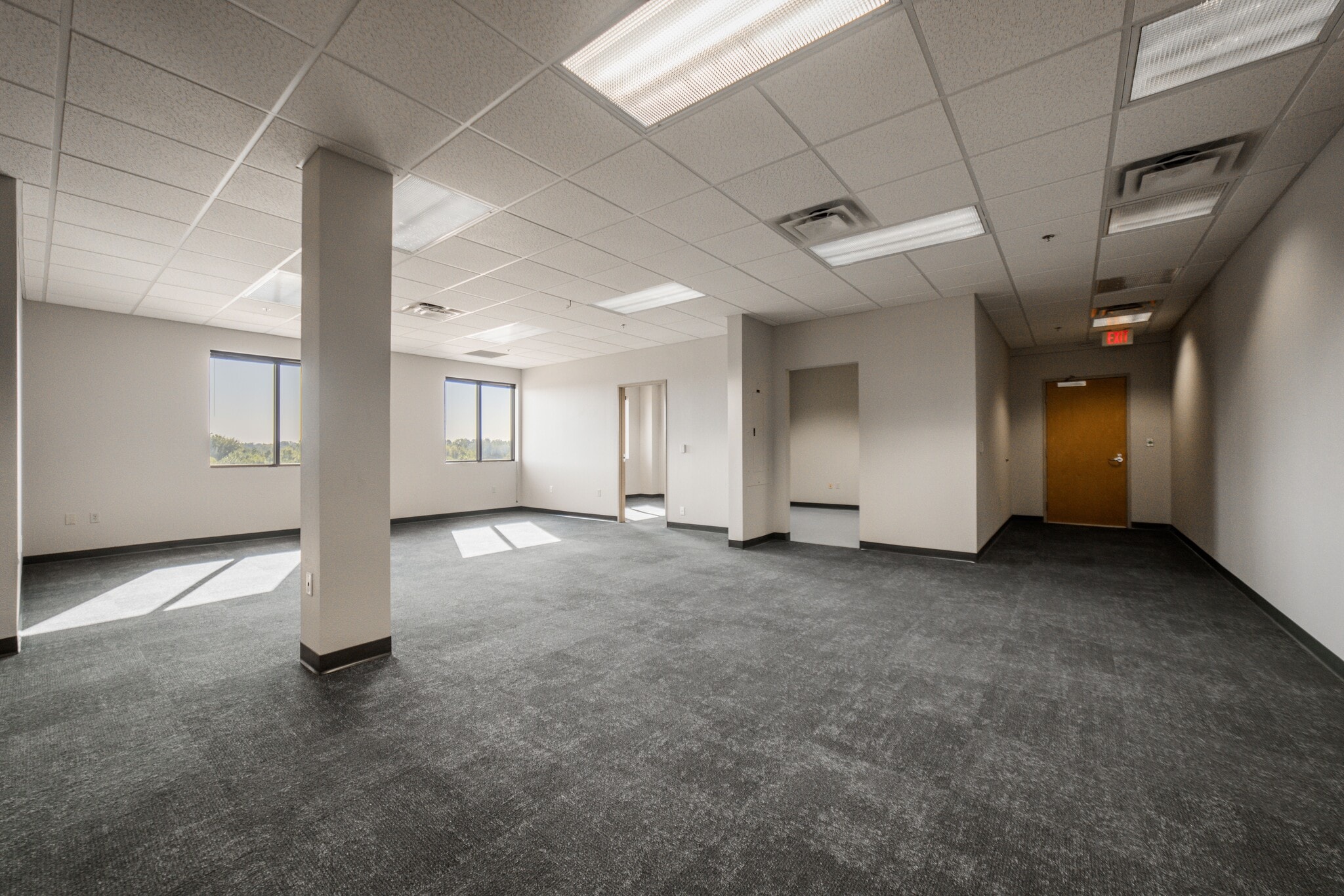 1803 Phyllis St, Bentonville, AR for lease Interior Photo- Image 1 of 6