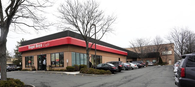 Plus de détails pour 9 N Airmont Rd, Suffern, NY - Local d'activités à louer