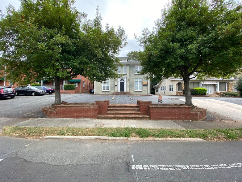 2221 Park Rd, Charlotte, NC for sale - Building Photo - Image 1 of 1