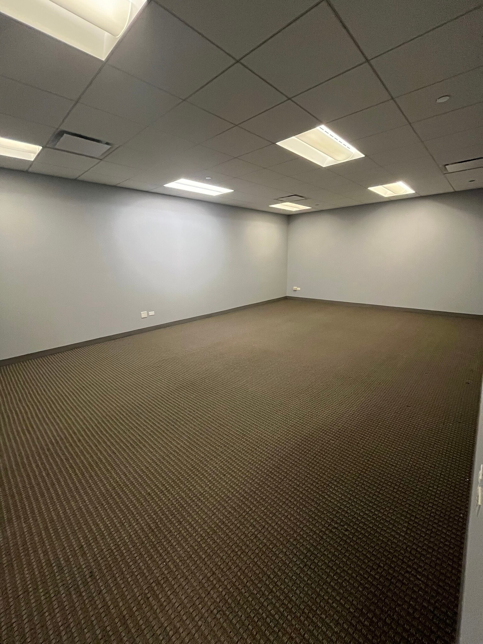 190 S La Salle St, Chicago, IL for lease Building Photo- Image 1 of 3